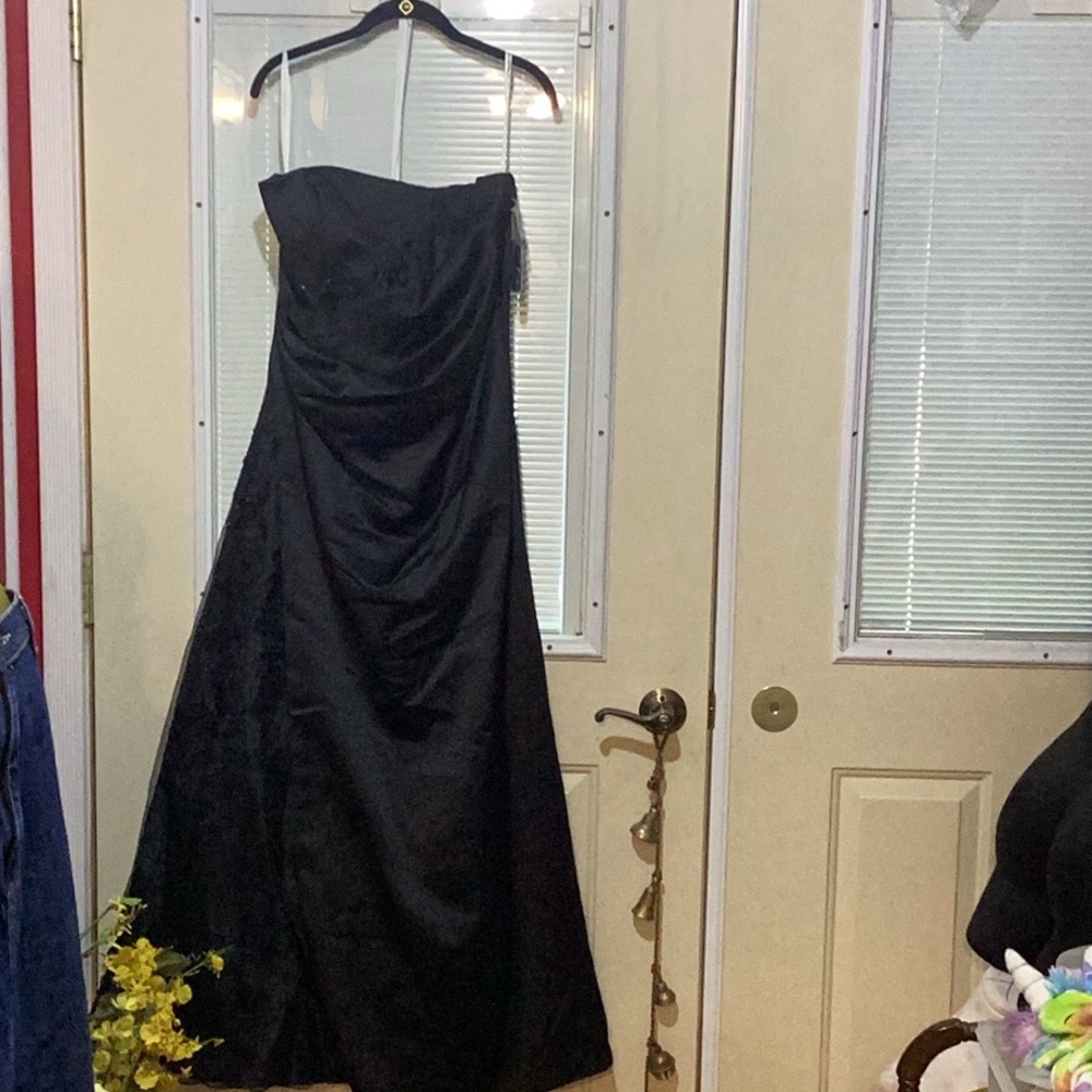 EUC David's Bridal Black Strapless Ruched Gown
